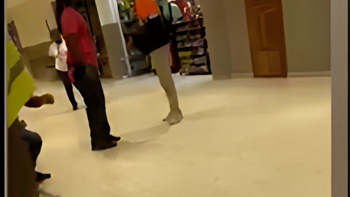 110724airprtfght4.jpg