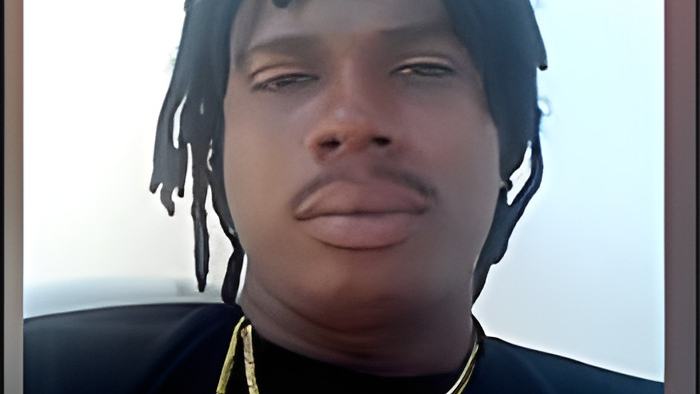 shemar3.8.21e.jpg