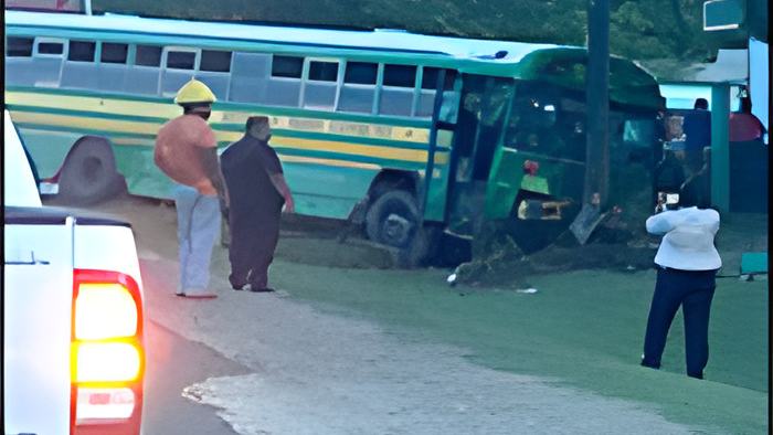 bus1.9.15.jpg