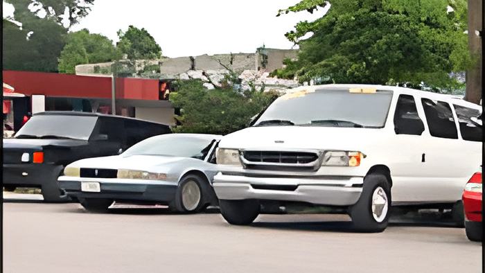 dealers15.6.12.jpg