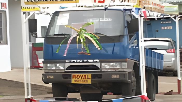 royal.22.6.jpg
