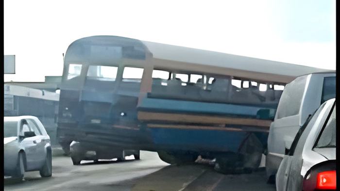 bus3.4.14b.jpg