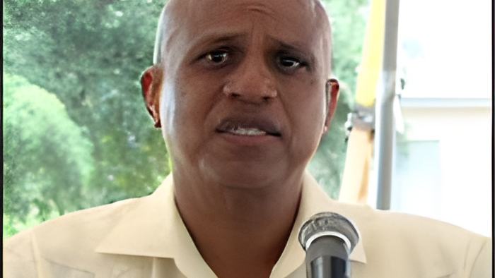 barrowczlhos.jpg