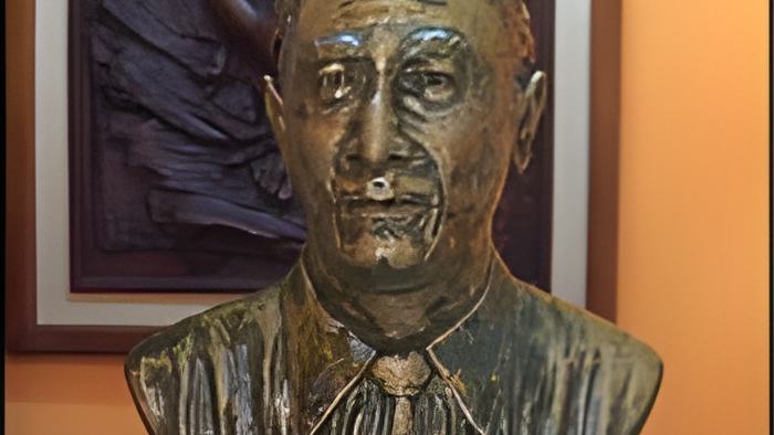BUST1.AUG28.13.jpg