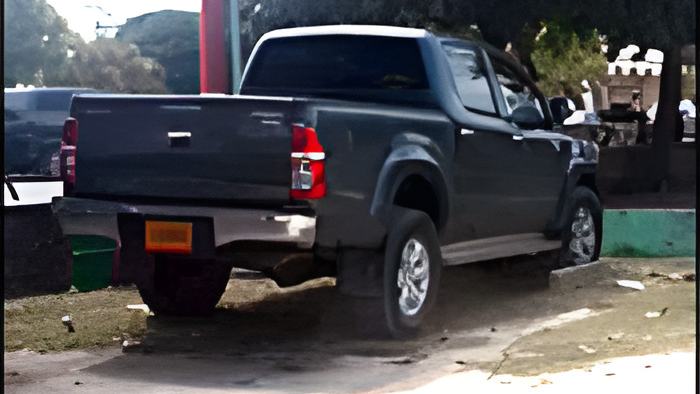hilux27.2.15.jpg