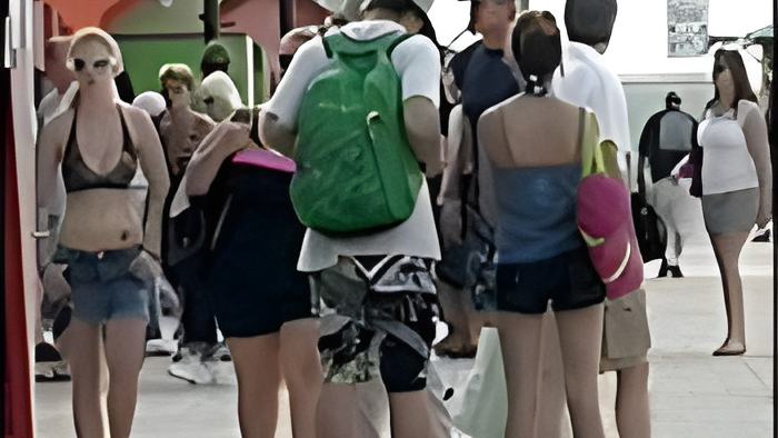 tourist13.1.15.jpg
