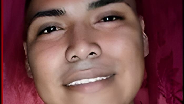 051123derek2.jpg